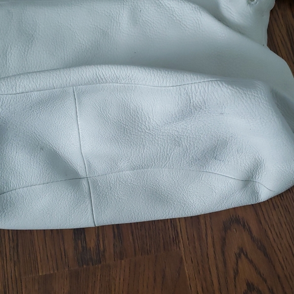 White Coach pebbled soft leather hobo bag - Picture 4 of 6